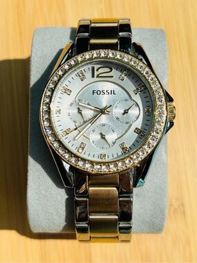 Fossil Riley 38mm Multifunction Two-Tone Stainless Steel Watch Silver Gold Y2K